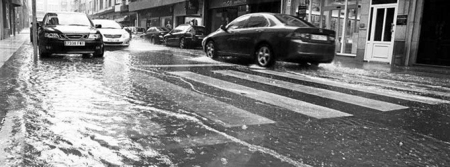 Las intensas lluvias colapsan de nuevo la red de alcantarillado de Cee