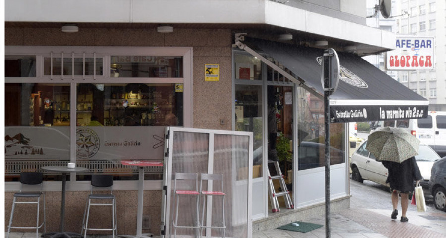 Roban en un bar 
de la avenida de 
A Sardiñeira con el  método del alunizaje