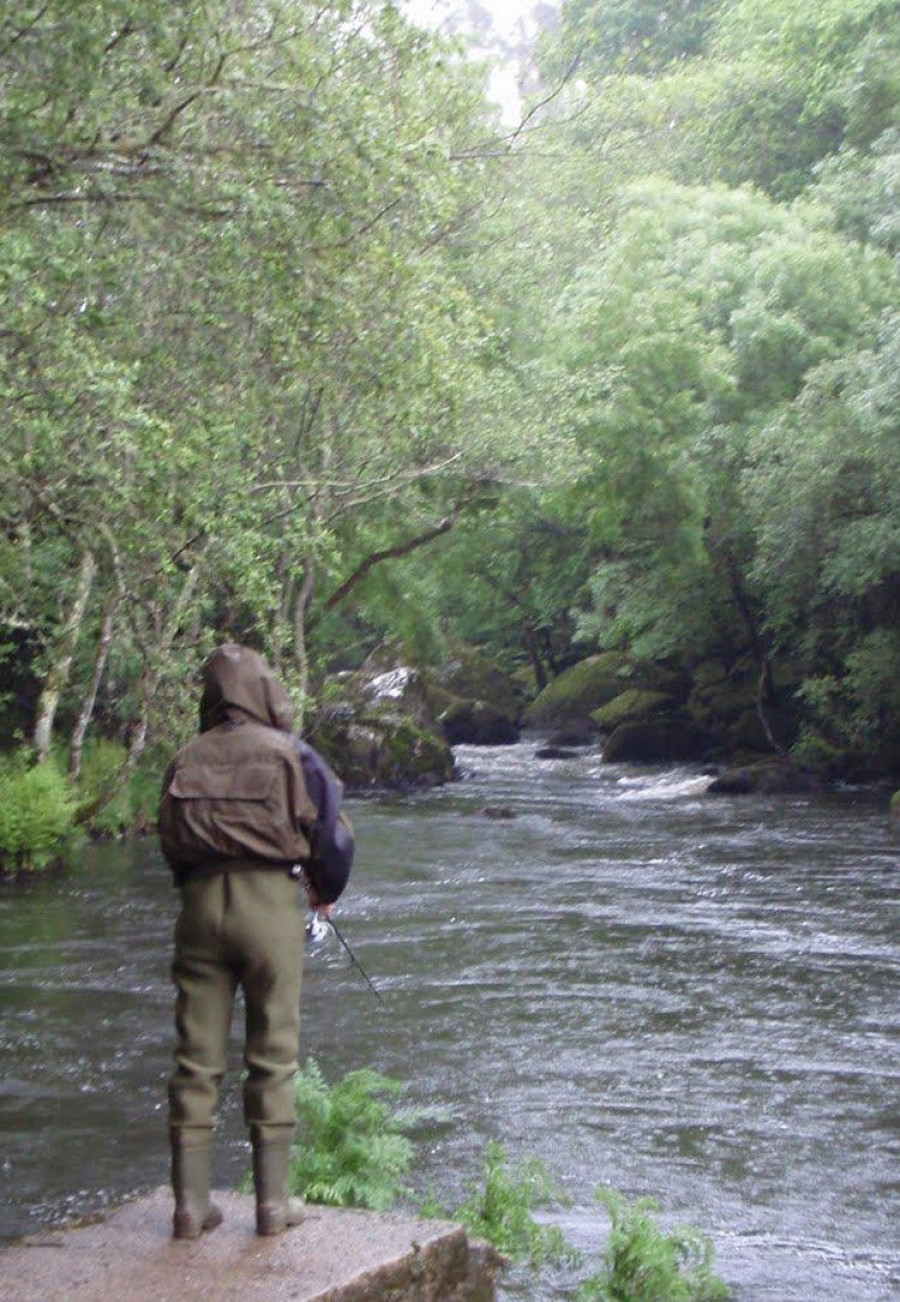 Fallece un pescador ahogado en un río de Vila de Cruces (Pontevedra)