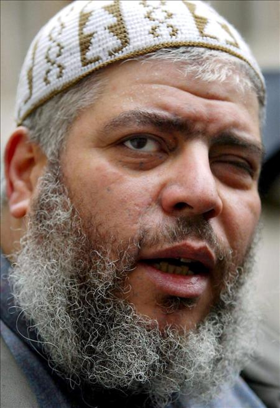 Abu Hamza y cuatro sospechosos de terrorismo más parten extraditados a EEUU