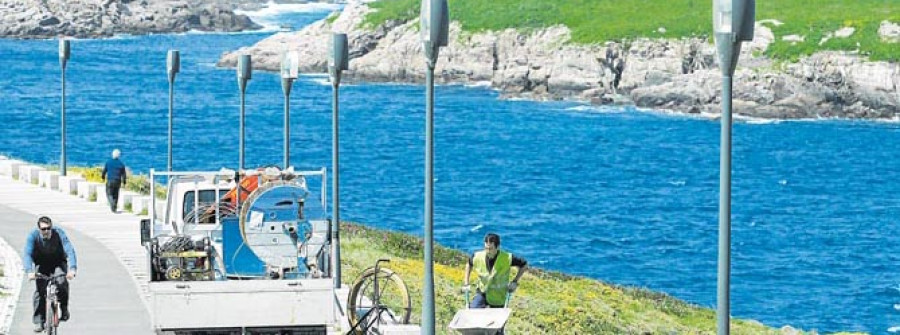 Instalan en O Portiño las primeras farolas a prueba de ladrones de cobre