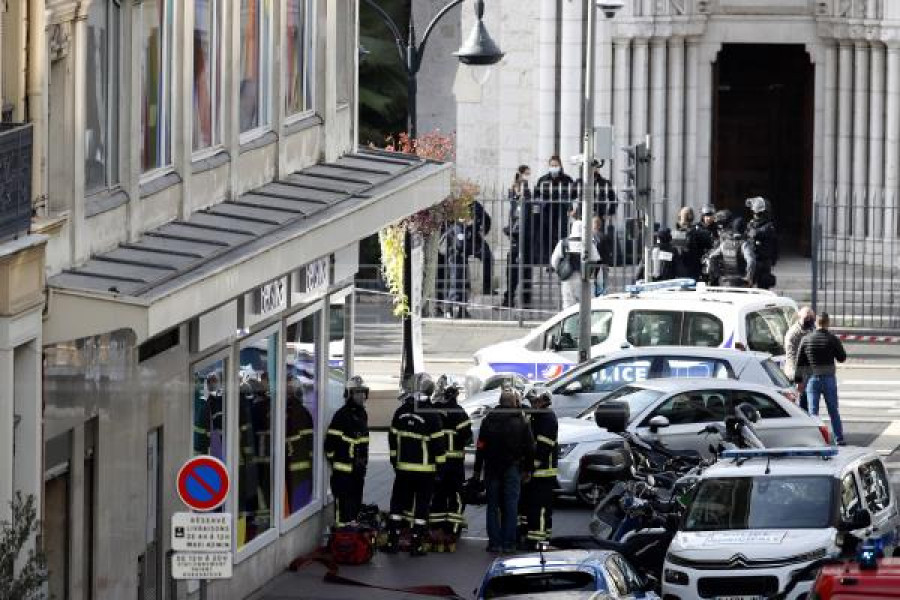 Atentado terrorista Francia: Al menos tres muertos por un ataque con cuchillo en una iglesia en Niza