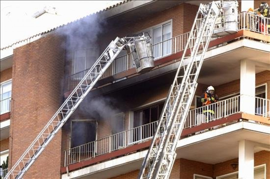 Fallecen los dos niños rescatados en el incendio de Ejea, en Zaragoza