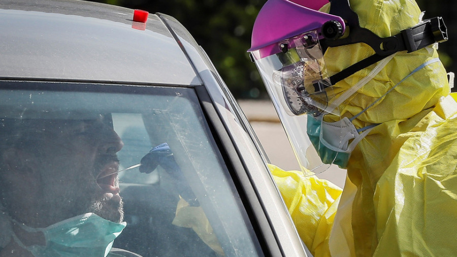 Sanidad admite que la falta de protección puede ser la causa del contagio de los sanitarios