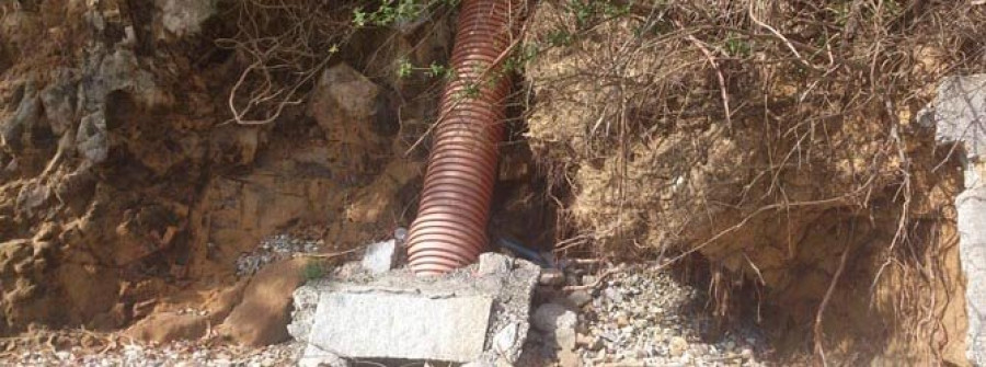 SADA-Vecinos de Veigue alertan del estado en el que se encuentra la playa de Cirro