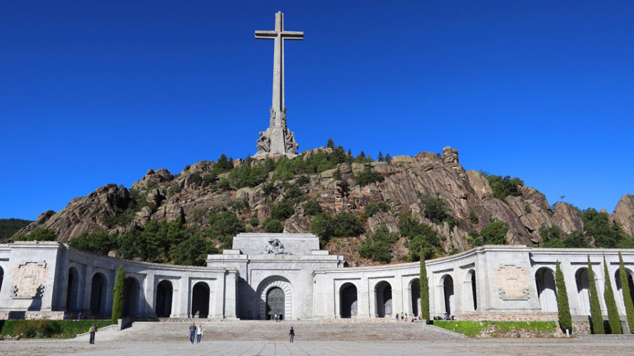 El Supremo acelera la exhumación de Franco al eximir de la licencia de obras