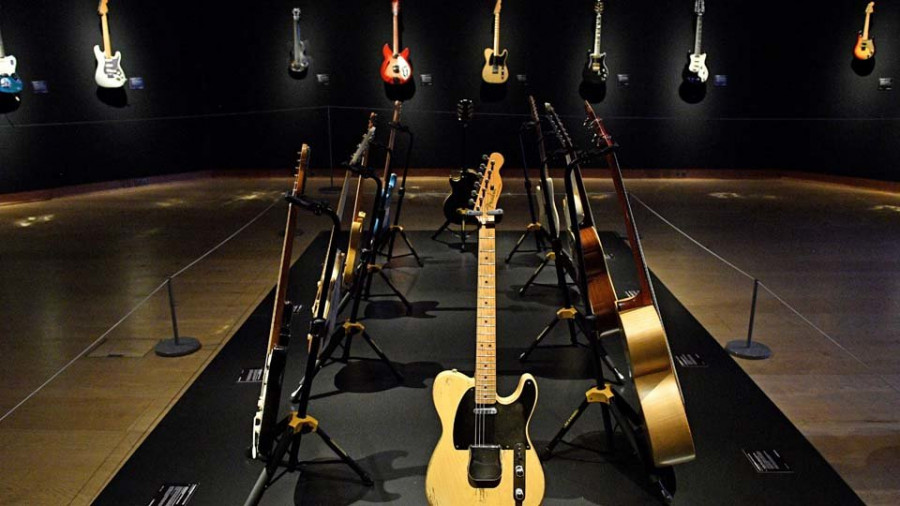 Exponen las guitarras de Pink Floyd en una muestra londinense