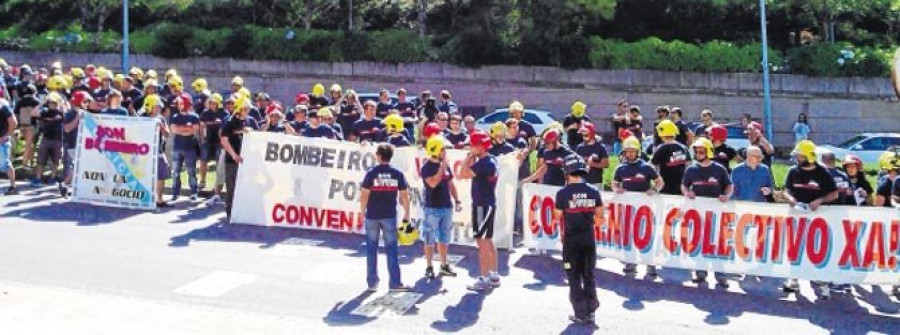 Concluye la huelga indefinida en los parques  de bomberos comarcales después de 500 días