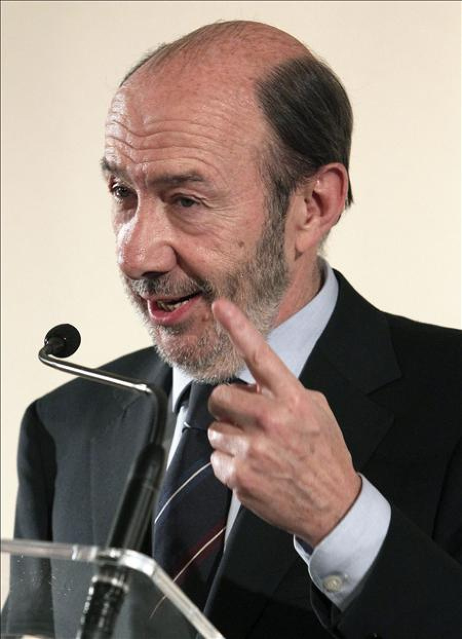 Rubalcaba ofrecerá lealtad a Rajoy ante la crisis