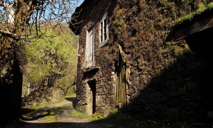 Más de 200 jóvenes solicitan una ayuda para comprar una vivienda en pueblos de menos de 5.000 habitantes en Galicia