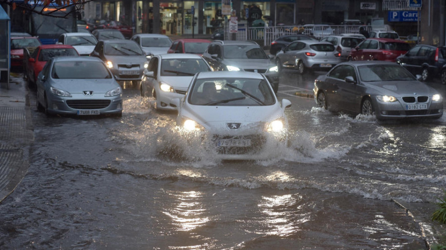 La lluvia supera las previsiones del aviso amarillo, con 56 litros acumulados en 15 horas