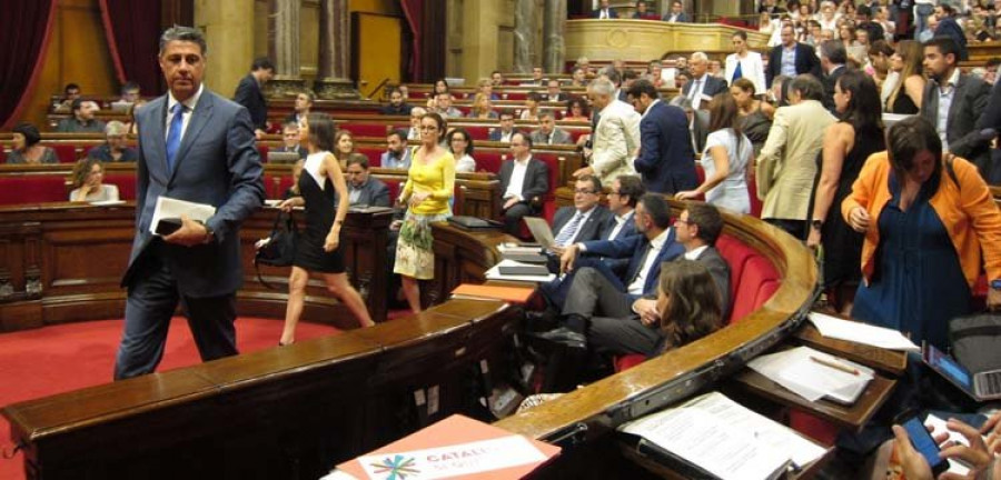 Cataluña activa la ruptura con España y el Gobierno la recurre ante el Constitucional