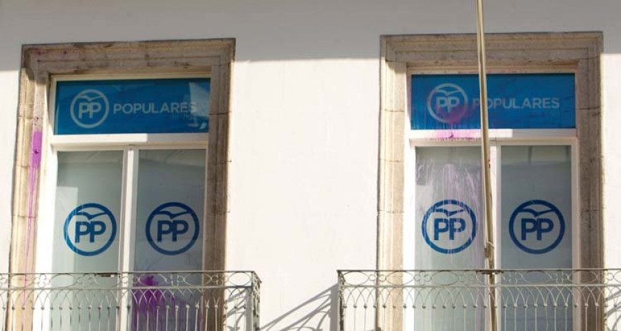 El PP de Vigo denuncia un “ataque” con pintura a su sede por parte de “extremistas”