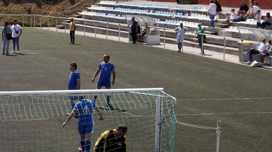 Ciudadanos denuncia que solo los equipos federados pueden usar los campos de La Torre