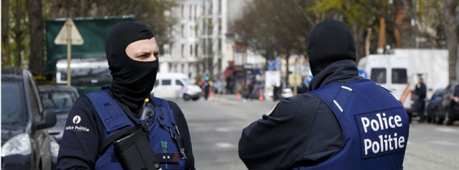 La Policía británica detiene a cinco sospechosos vinculados con los atentados de París y Bruselas