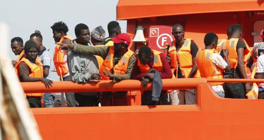 Rescatan a más de 200 inmigrantes en solo dos días en la costa andaluza