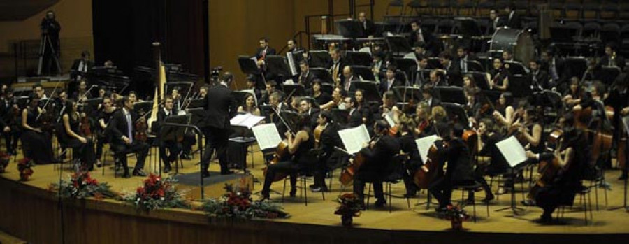 Padre Rubinos repite su éxito en  el tercer concierto solidario de Navidad