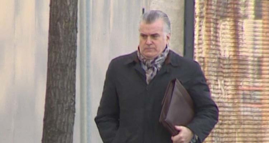 La jueza sienta al PP en el banquillo por borrar los discos duros de los ordenadores 
de Bárcenas