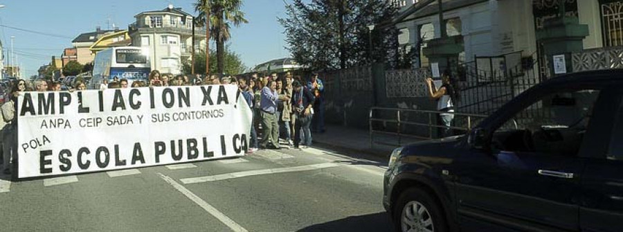 La Xunta buscará el “máximo consenso” para solucionar el problema del colegio