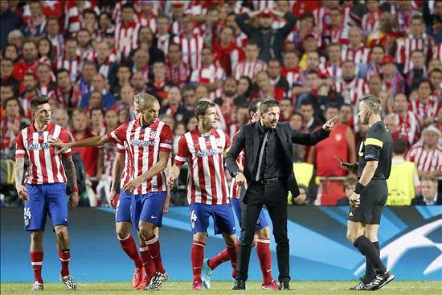 La UEFA sanciona con un partido a Xabi Alonso y Simeone y multa al Real Madrid y Atlético