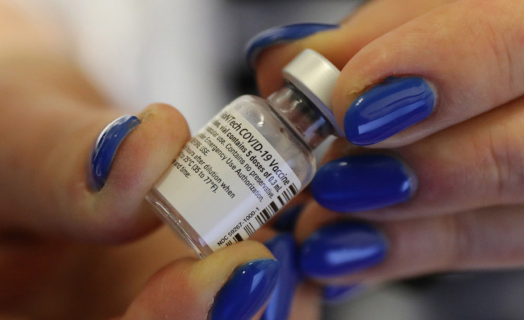 Israel recomienda inocular una tercera dosis de la vacuna contra el coronavirus a personas de edad avanzada