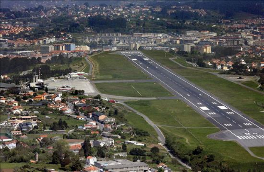 Los trabajadores de Iberia alertan de la pérdida de empleos indirectos en Alvedro