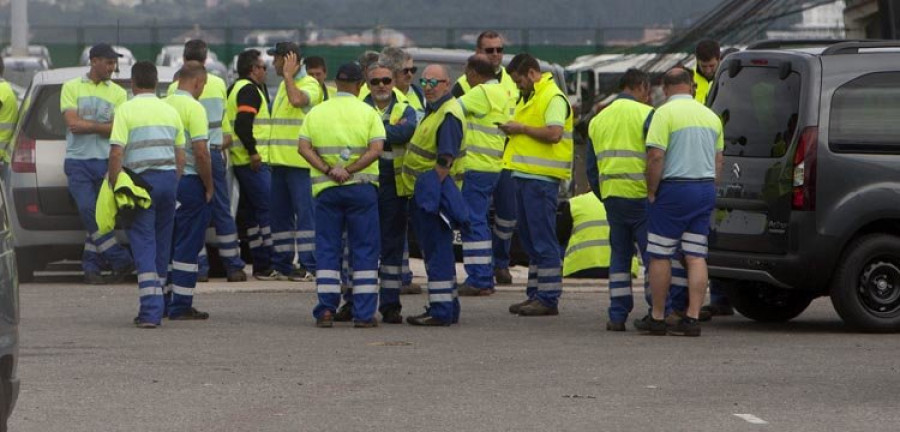 La estiba vive un día de huelga sin incidentes y con seguimiento total