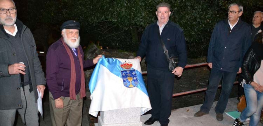 Cambre rinde tributo a sus voluntarios con un nuevo monolito en el centro del municipio