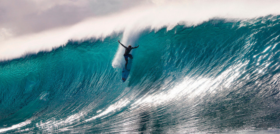 Continúa creciendo el número de aficionados al surf en España