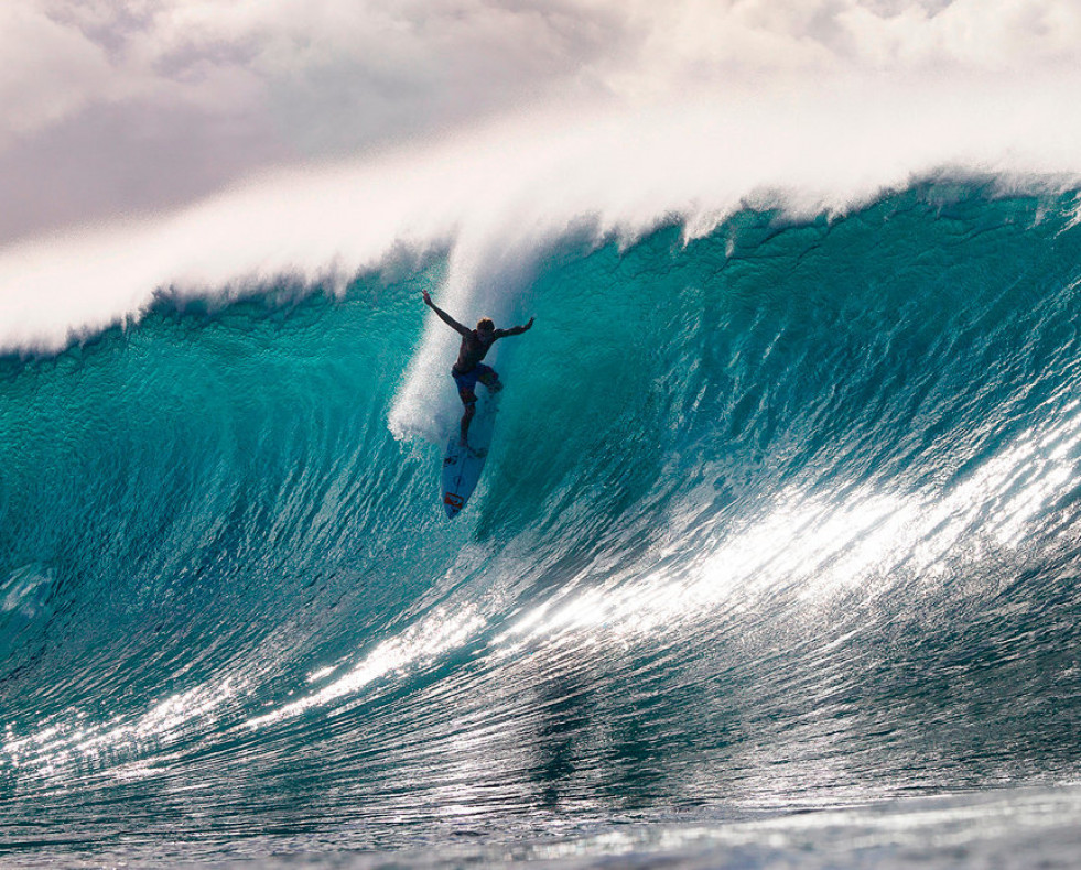 Continúa creciendo el número de aficionados al surf en España