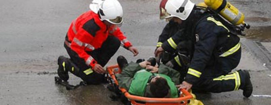 Espectacular simulacro de emergencia en la refinería de A Coruña