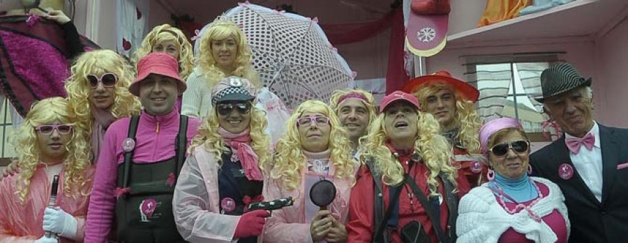 “Coa casa ás costas”  gana el primer premio  del concurso de Carnaval