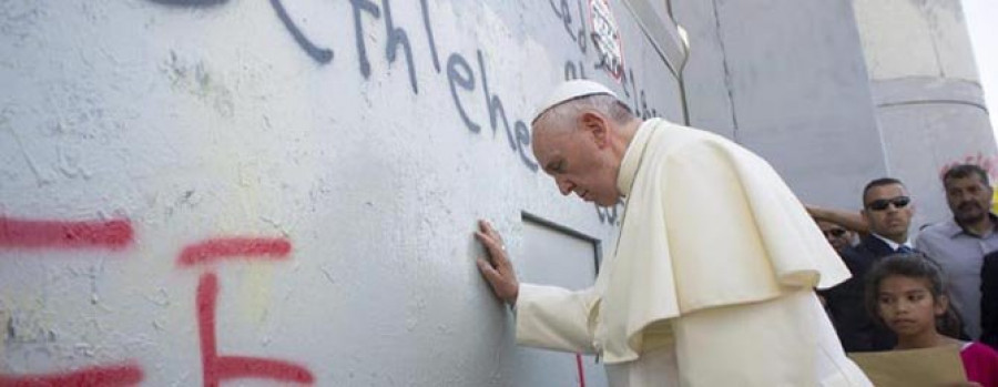 Rodríguez Carballo: El papa acaricia la idea de visitar Santiago en 2015