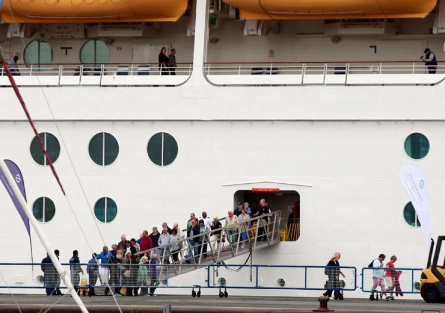 Vivir tres años en un crucero, nueva propuesta de un sector en alza