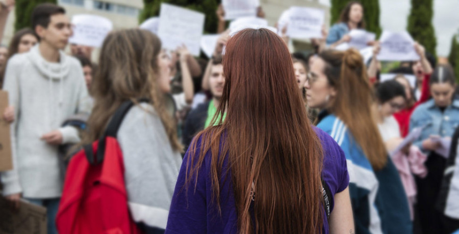 Los estudiantes pasan otra noche encerrados en Badajoz en protesta por la repetición  de la Selectividad