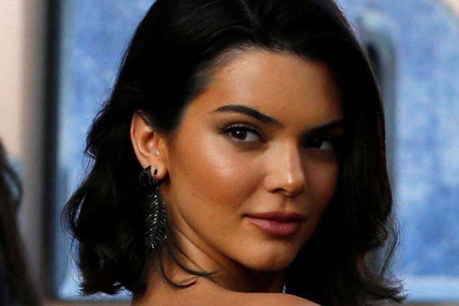 Kendall Jenner recibe el título de icono de la moda de la década