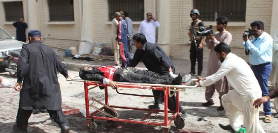 El Estado Islámico mata a 70 personas con un atentado contra un hospital de Pakistán