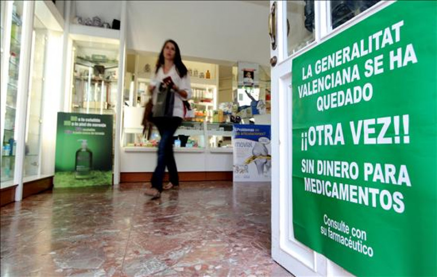 Las farmacias valencianas inician una huelga indefinida por los impagos de la Generalitat