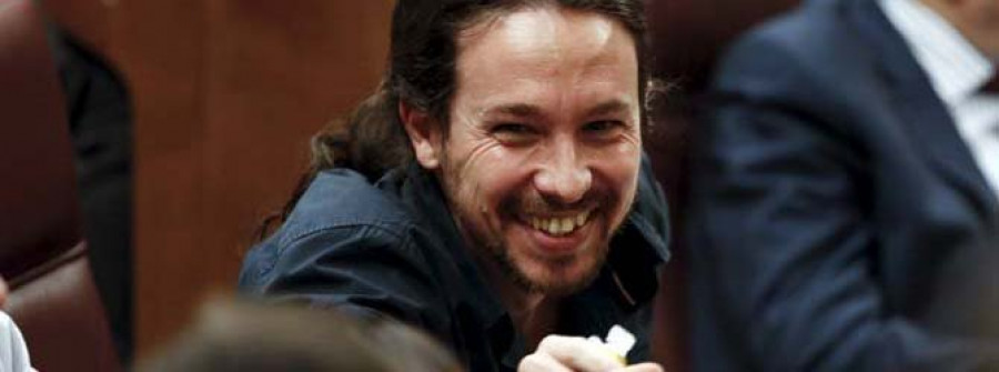 Iglesias lleva el debate a una bronca con los socialistas pero les tiende la mano