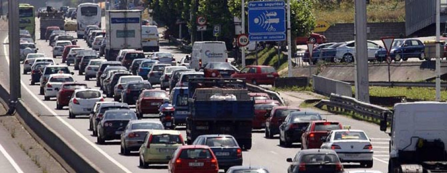 La entrada de coches en la ciudad baja de los 100.000 diarios por vez primera