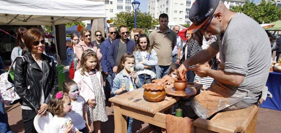 Reportaje | Folclore, talleres y la mejor artesanía se reúnen en Culleredo