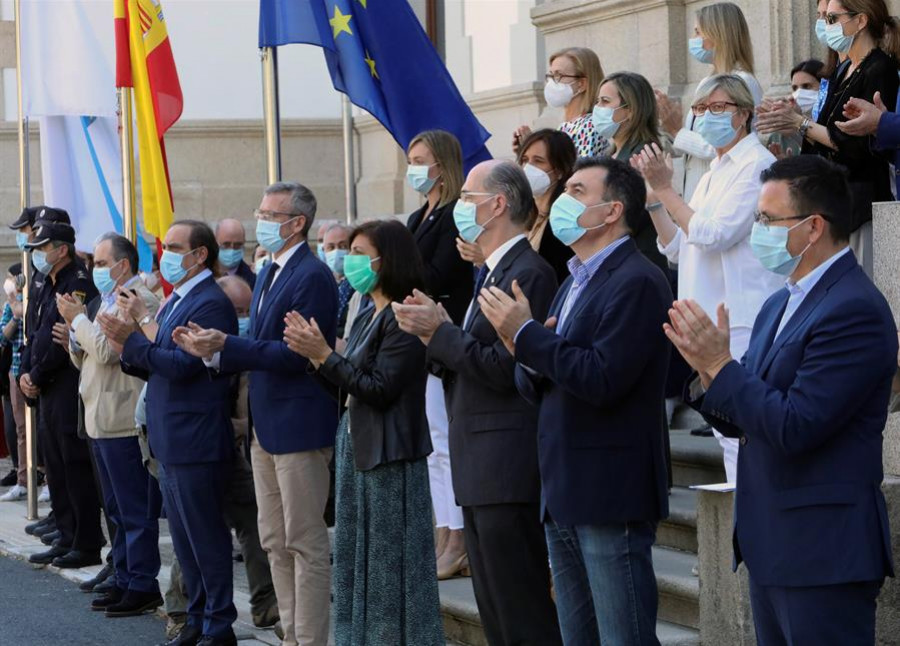 Galicia rinde homenaje a víctimas coronavirus en primer día de luto nacional