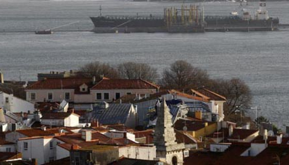 Las caídas de crudo y carbón llevan al Puerto a cerrar su balance en negativo