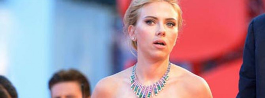 Scarlett Johansson, una sexy alienígena que no convence a la crítica en la Mostra de Venecia