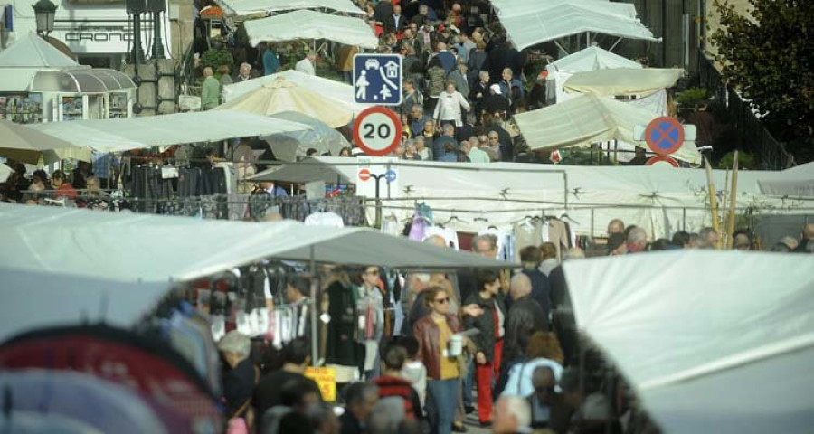 La afluencia a la feria de Todos los Santos “amenaza” al globo 
de San Roque