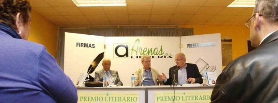 El escritor César Antonio Molina presenta su nuevo libro, “La caza de los intelectuales”, en Arenas