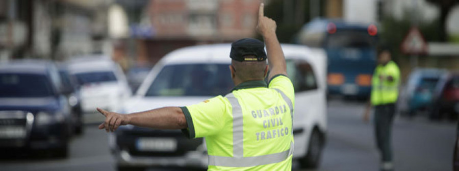 La DGT llevará a cabo en Galicia esta semana una campaña de control de camiones y furgonetas