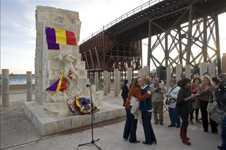 Almería homenajea a 142 almerienses que murieron víctimas del holocausto nazi