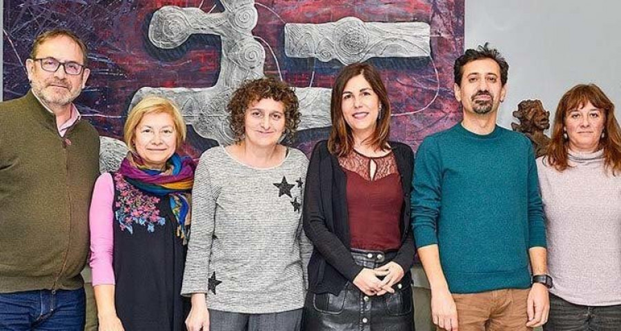 Marilar Aleixandre se convierte en la primera escritora que gana el Premio Raíña Lupa