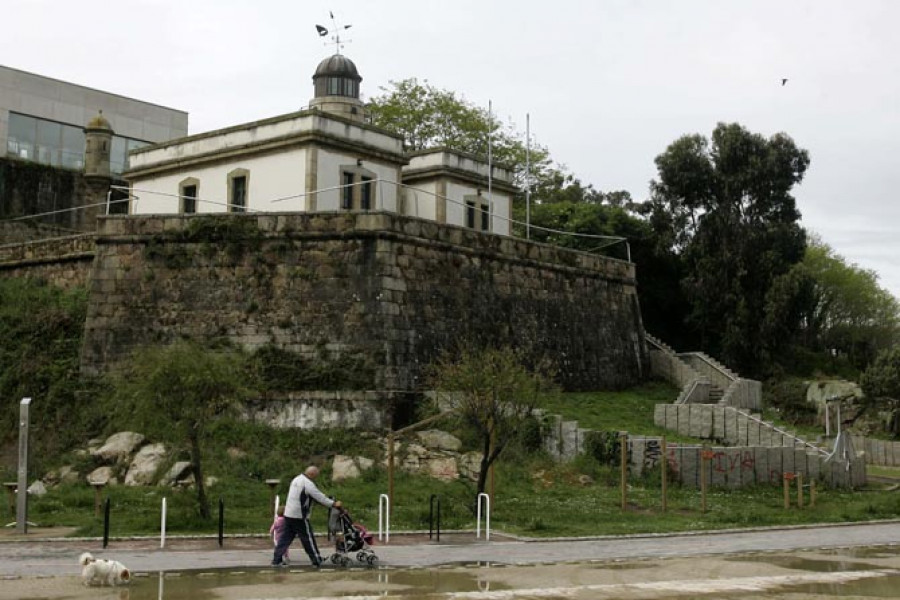 El Puerto invierte 7.000 euros en el mantenimiento del faro de Oza